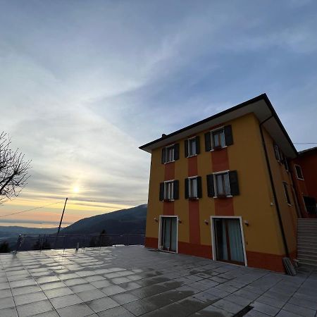 Hotel Belvedere Spiazzi Di Caprino Exteriér fotografie
