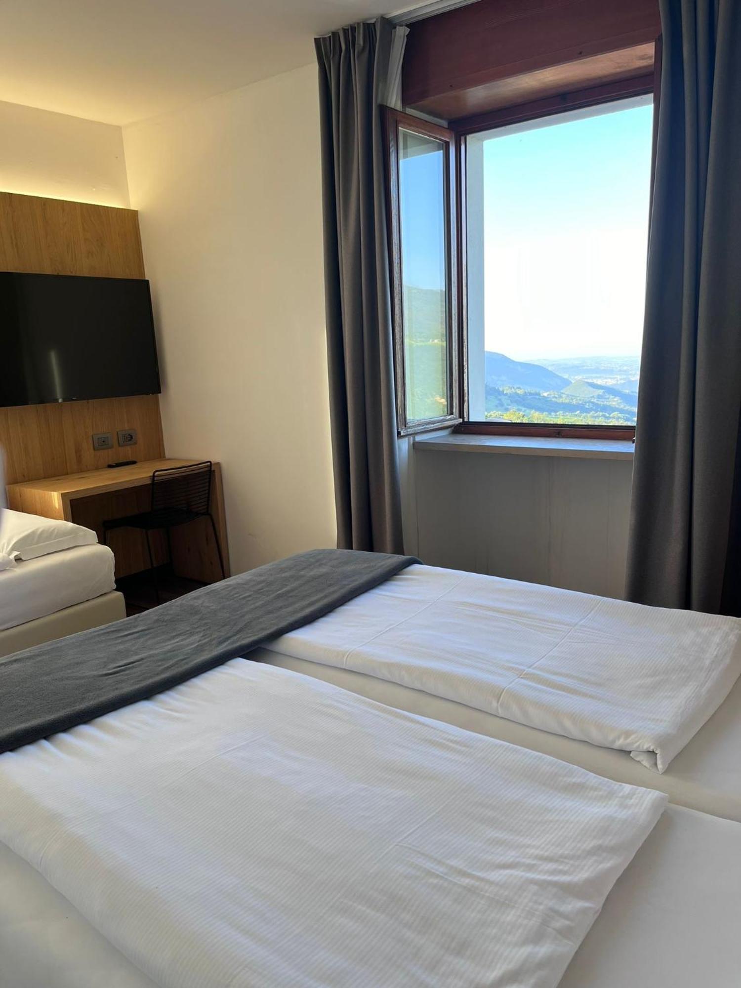 Hotel Belvedere Spiazzi Di Caprino Exteriér fotografie