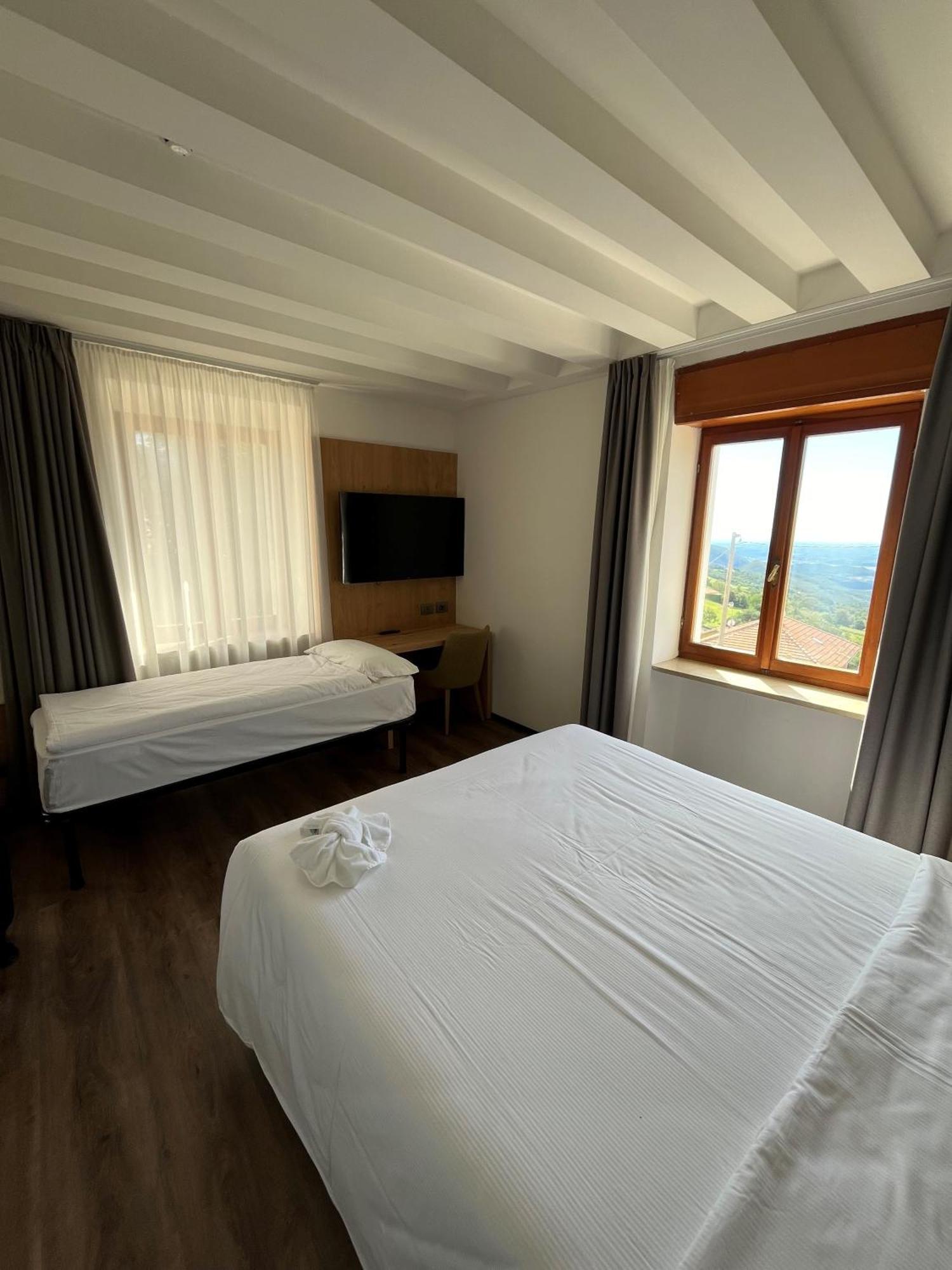 Hotel Belvedere Spiazzi Di Caprino Exteriér fotografie